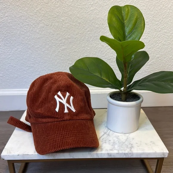 New York Yankees Rust Corduroy Hat - Picture 1 of 5